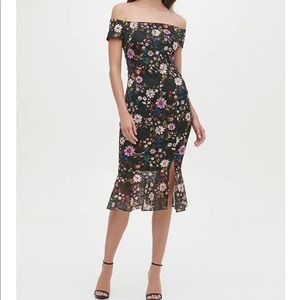 Guess Off-The-Shoulder Cap Sleeve Floral Lace Flounce Hem Side Slit Midi Dress